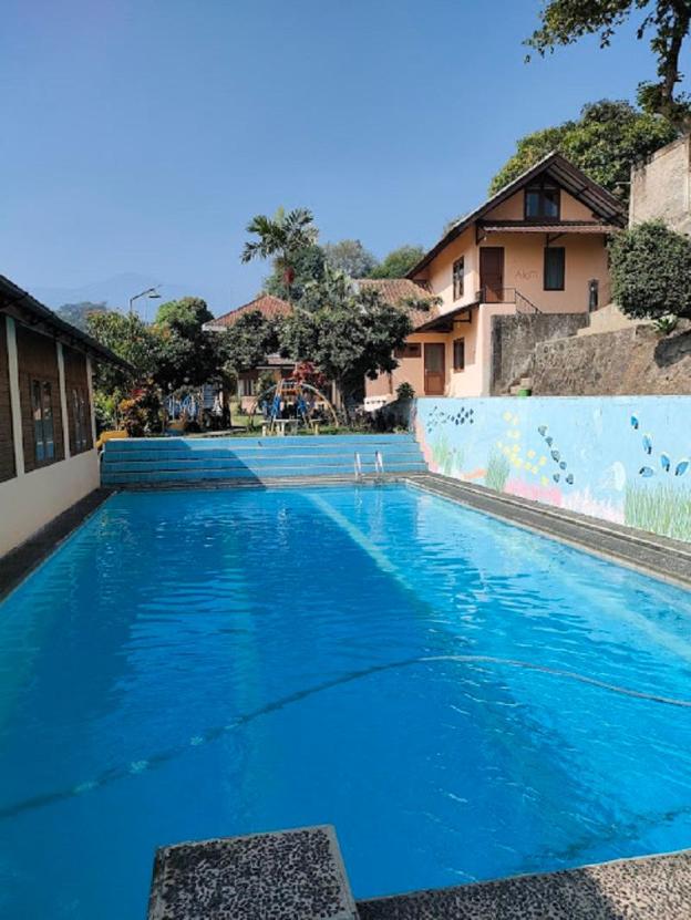 villa tunas alam mutiara