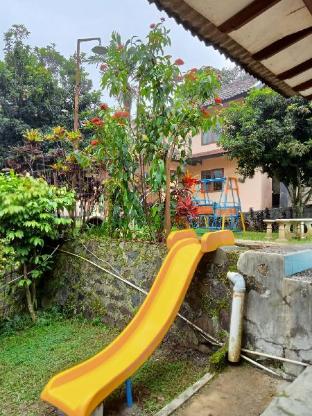 villa tunas alam mutiara