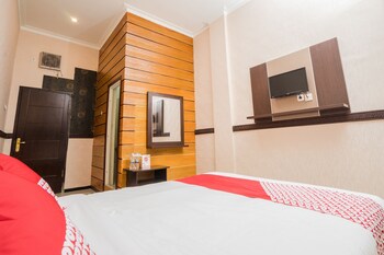 reddoorz plus near museum angkut batu 4