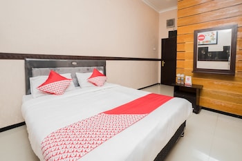 reddoorz plus near museum angkut batu 4