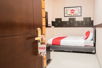 reddoorz plus near museum angkut batu 4