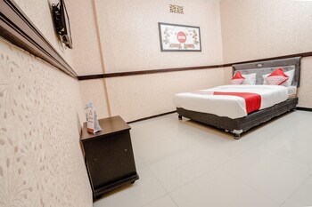 reddoorz plus near museum angkut batu 4