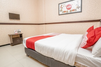 reddoorz plus near museum angkut batu 4
