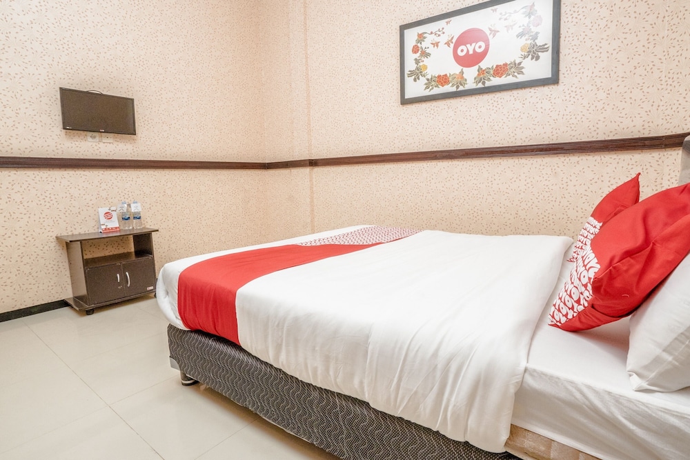 reddoorz plus near museum angkut batu 4