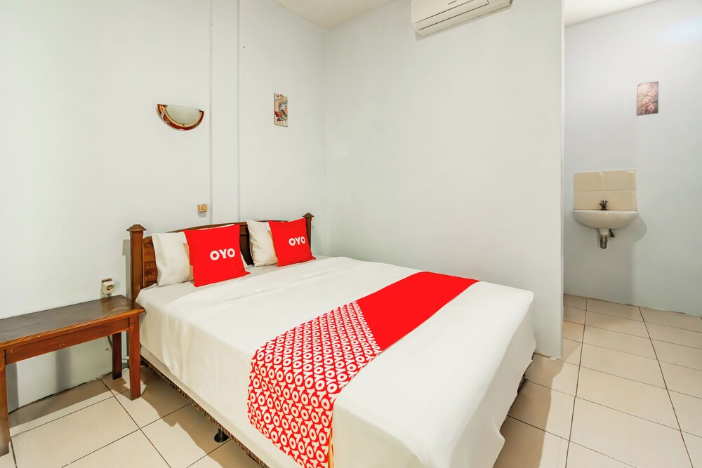 reddoorz plus near museum angkut batu 4