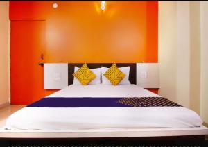 Sunraj Niwas,,3 star