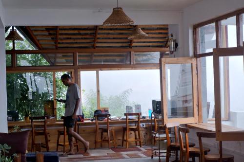 utopia dharamkot mcleodganj