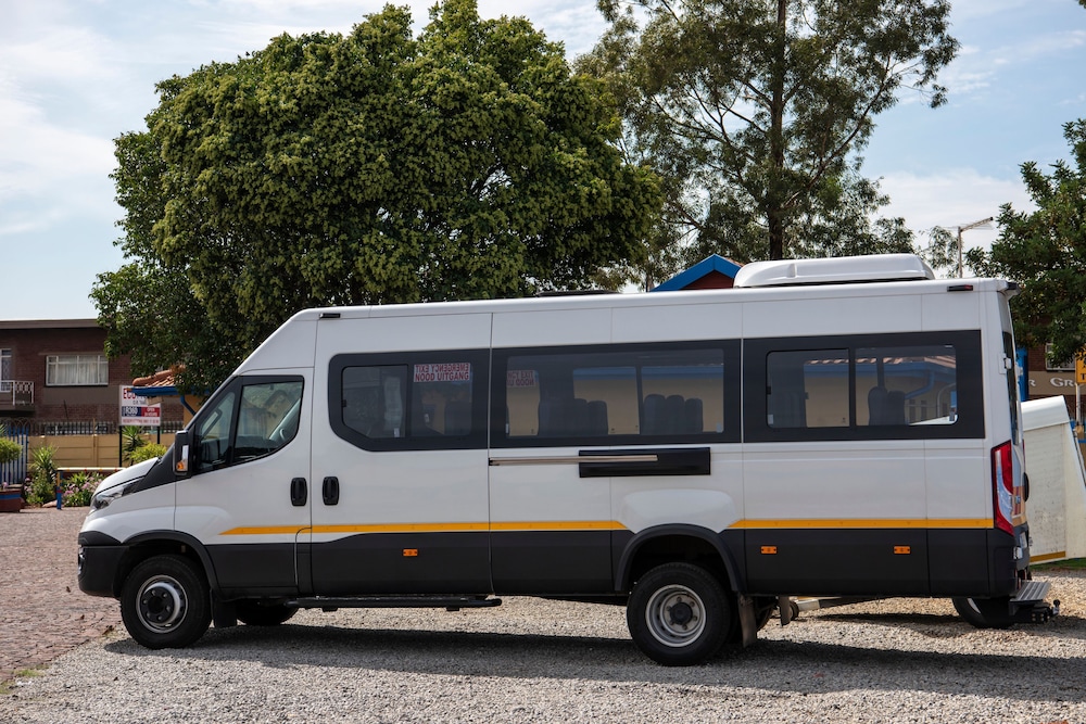 ecomotel o r tambo intl