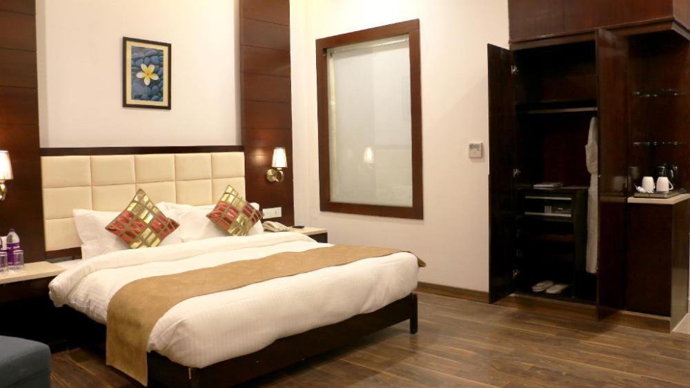 tiaraa hotels and resorts