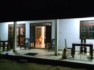 sinhagiri hotel and restaurant