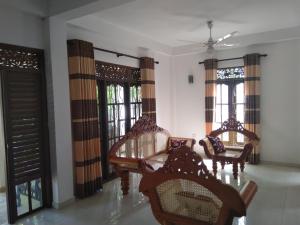 sinhagiri hotel and restaurant