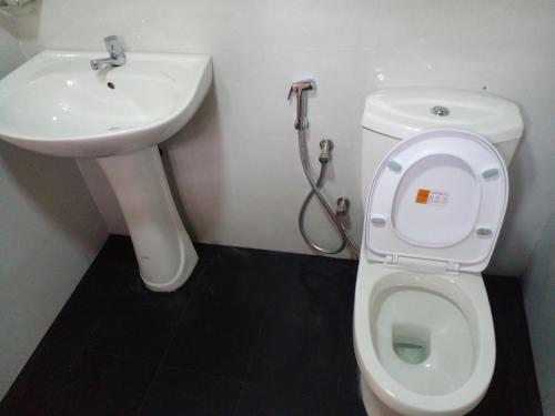 sinhagiri hotel and restaurant