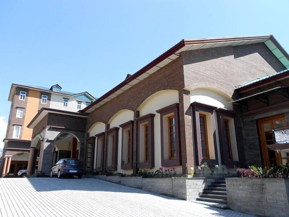 sterling banquet and hotel