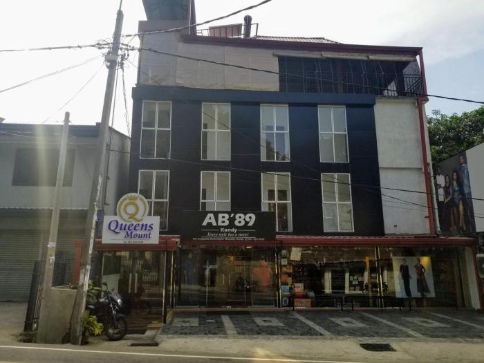 queens hotel
