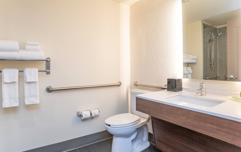 holiday inn and suites beaufort highway 21
