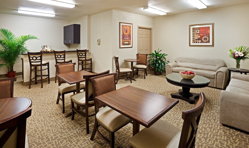 holiday inn and suites beaufort highway 21