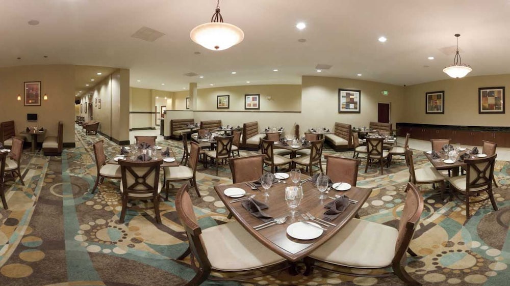 holiday inn and suites beaufort highway 21