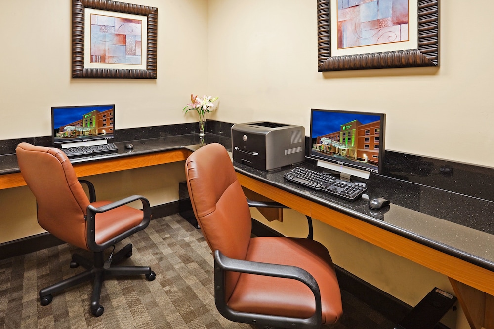 holiday inn and suites beaufort highway 21