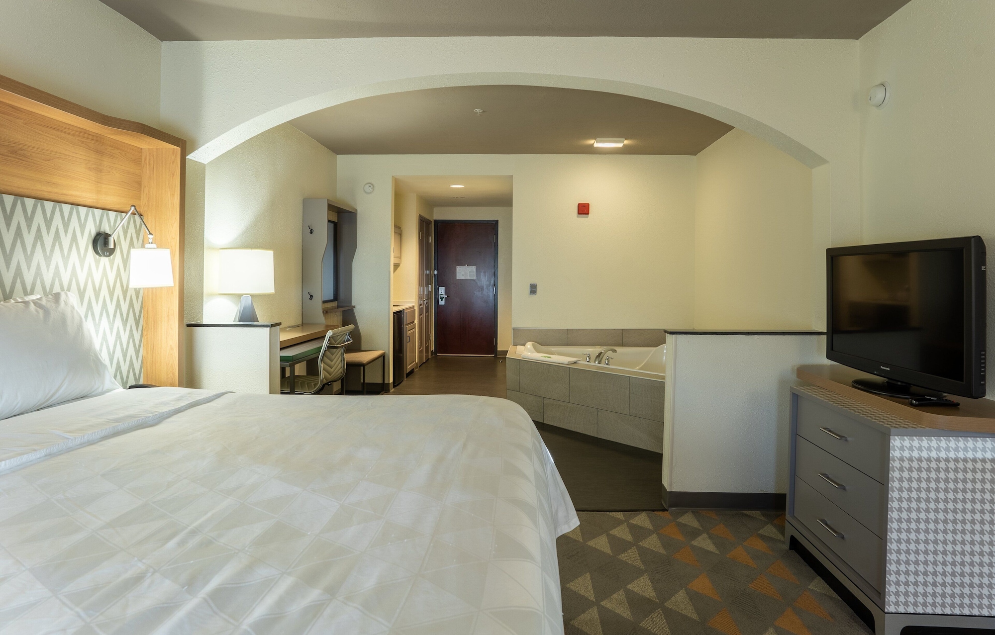 holiday inn and suites beaufort highway 21