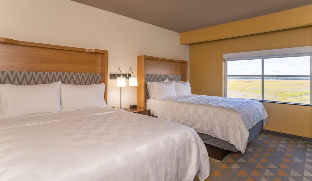 holiday inn and suites beaufort highway 21