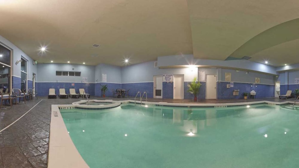 holiday inn and suites beaufort highway 21