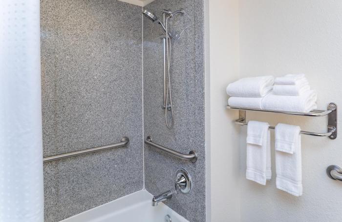 holiday inn and suites beaufort highway 21