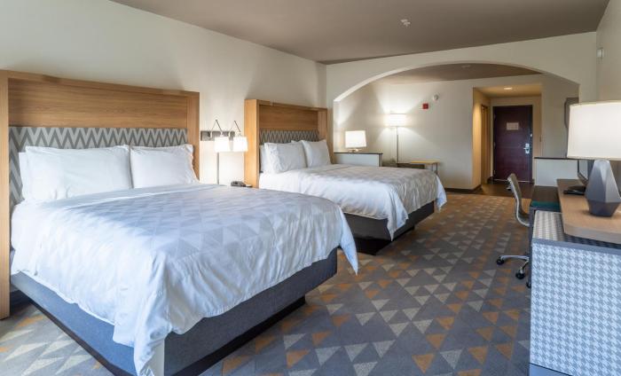 holiday inn and suites beaufort highway 21