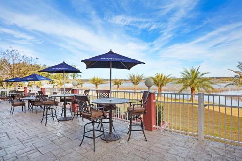 holiday inn and suites beaufort highway 21