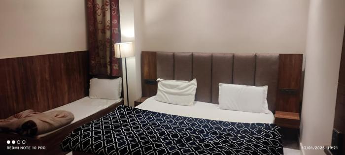 abhiraj guest house