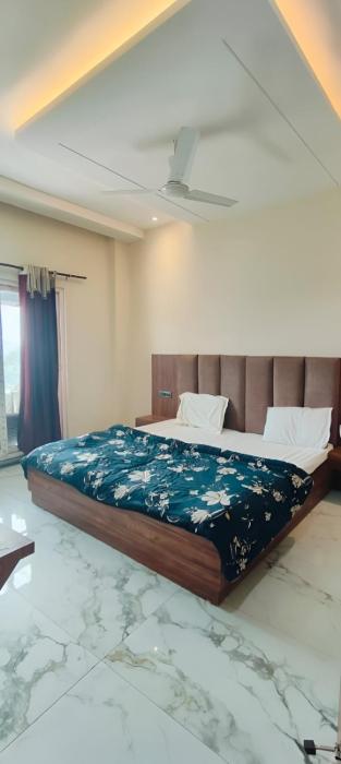 abhiraj guest house