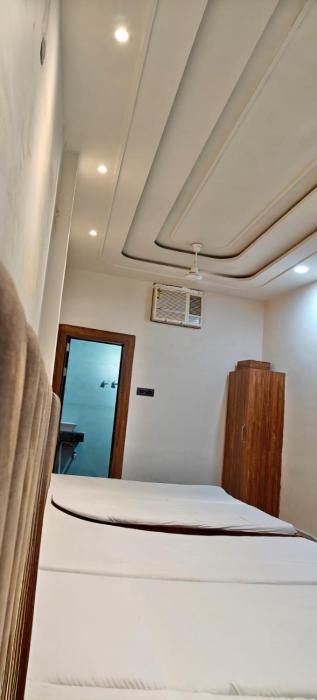 abhiraj guest house