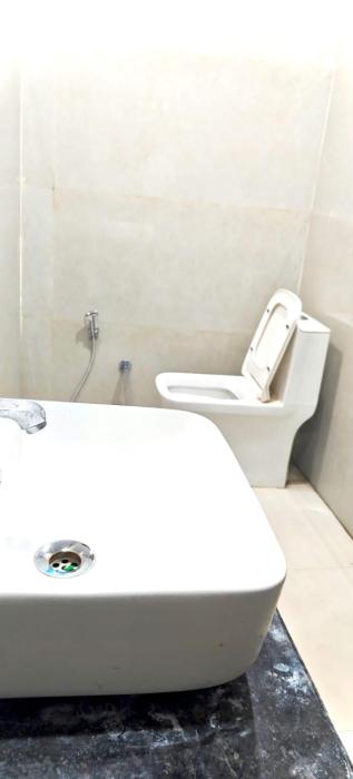 abhiraj guest house