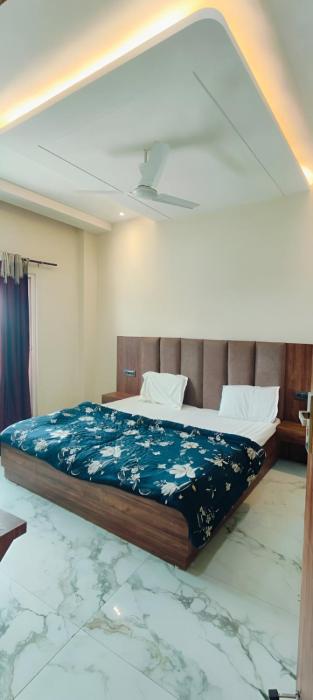 abhiraj guest house