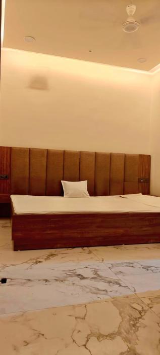 abhiraj guest house