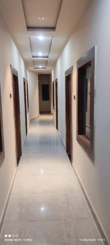 abhiraj guest house