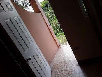 Royal Savanna Inn Hotel,,2 star
