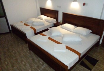 dinstar safari lodge udawalawa