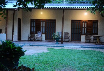 dinstar safari lodge udawalawa