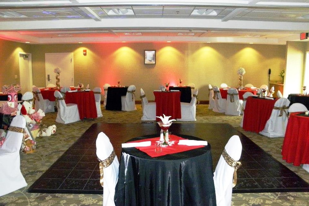 holiday inn hotel and suites beckley by ihg