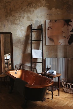 brody house adults only