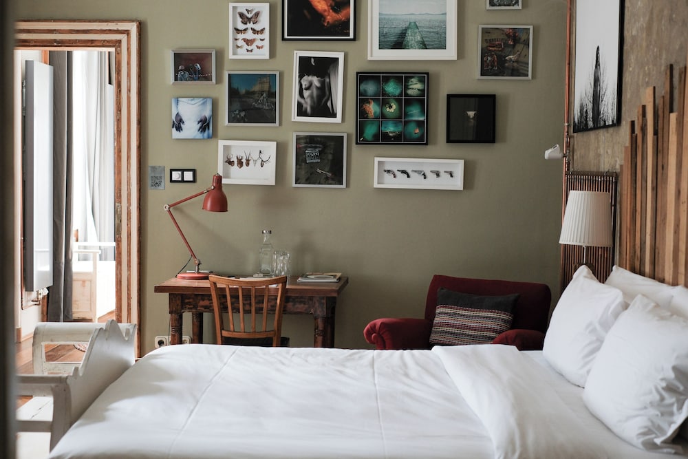 brody house adults only