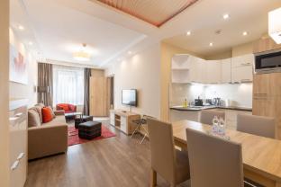 Silver Crown Hotel & Residence,Szentkiralyi U. 4; Budapest; 1088, Budapest,3.5 star