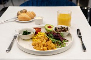 silver crown hotel and residence