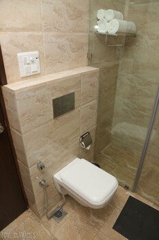 treehouse neo casa unit of neo residency