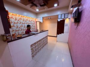 hotel sk galaxy thane west