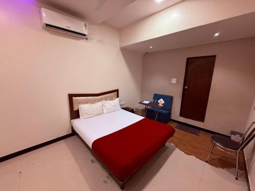 hotel sk galaxy thane west