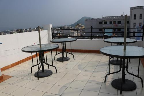 mewar avenue guest house