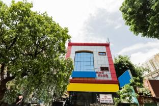 iroomz akhil residency