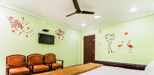 iroomz akhil residency