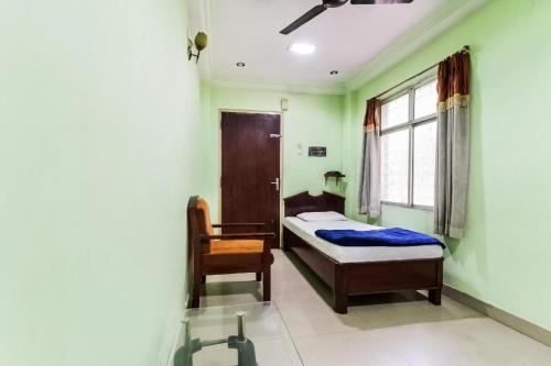 iroomz akhil residency